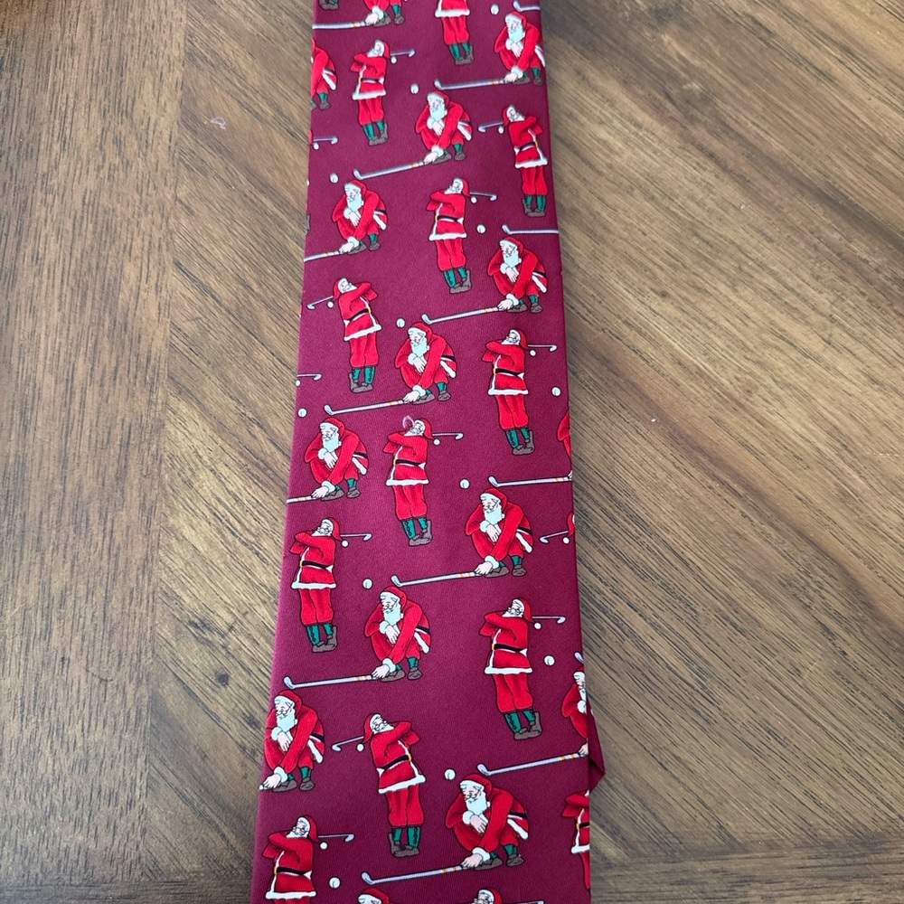 Santa Playing Golf Christmas Tie – Novelty Holiday Necktie (Read Description)